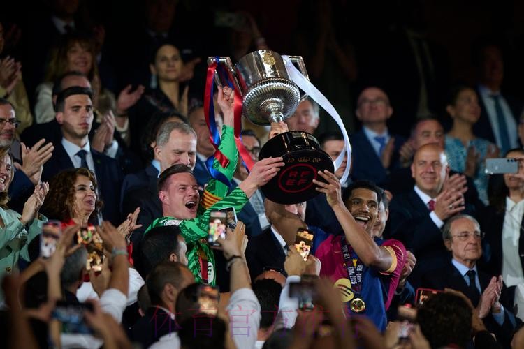 巴斯克斯：看巴萨踢球是享受但希望皇马夺冠